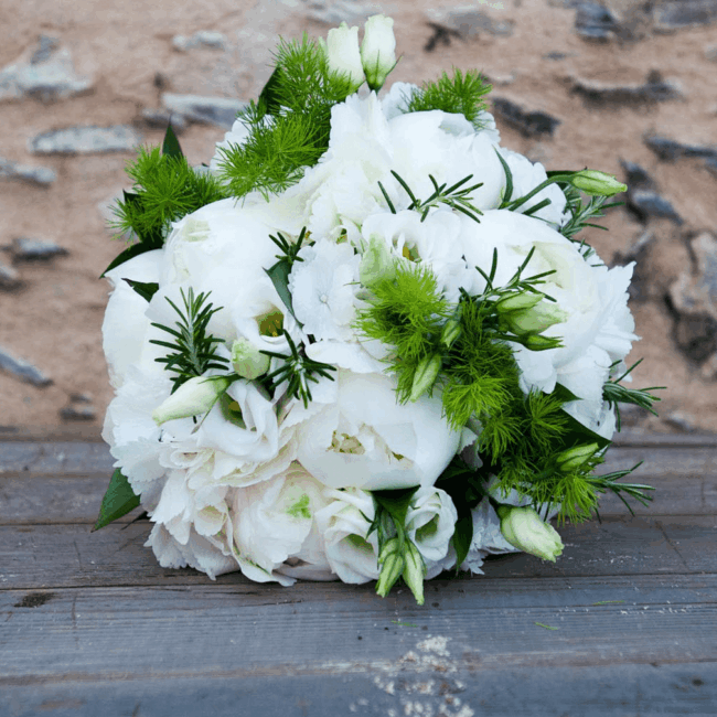 The bridal bouquet - destination wedding by Ioanna Vamvakari